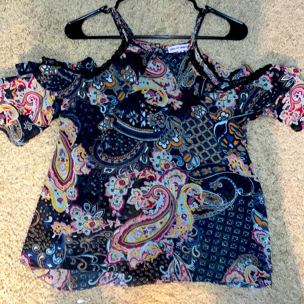 Cold shoulder blouse worn only once